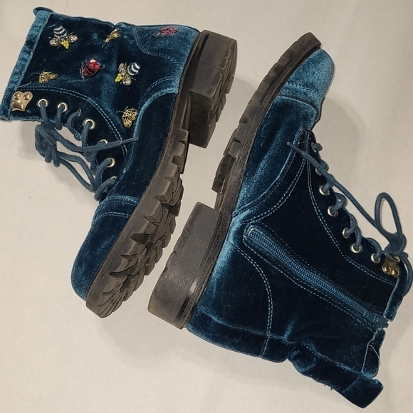 Women's Betsy Johnson Embroidered Laced Boots - Picture 12 of 12